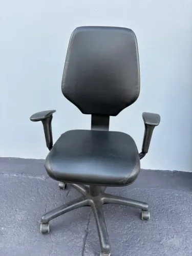 Cadeira de Escritório Giratória com Rodas