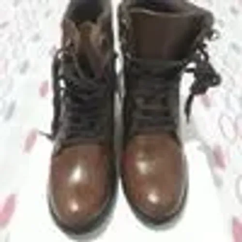 bota coturno cano médio de couro
