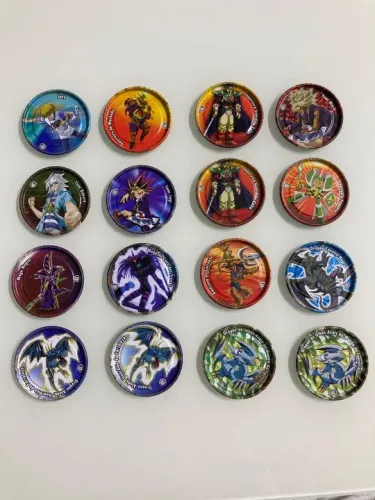 Coleção de 16 tazos de Metal Yu-Gi-Oh!