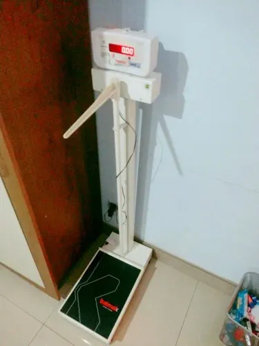 Balança Digital de Peso e Altura - Balmak BKH 200 F