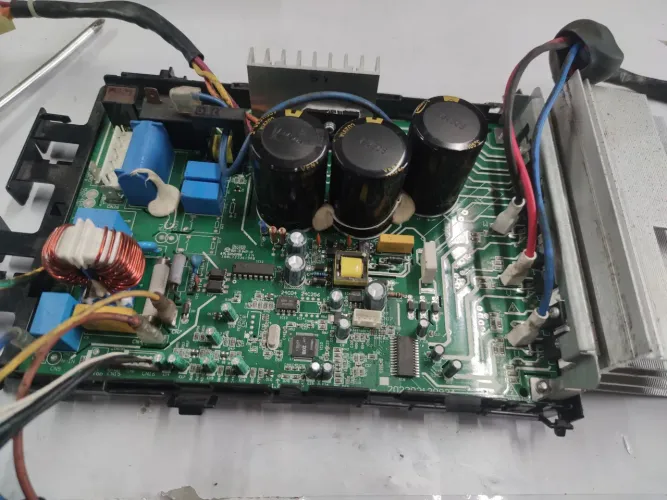Placa Midea 202302130834