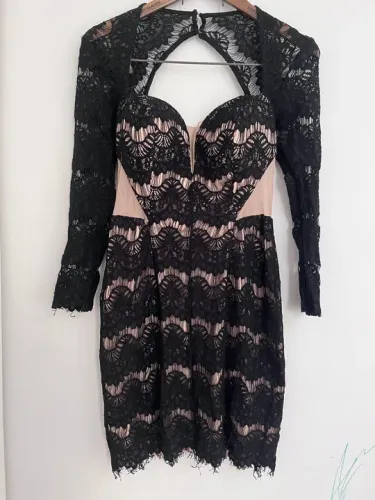 Vestido de renda preto