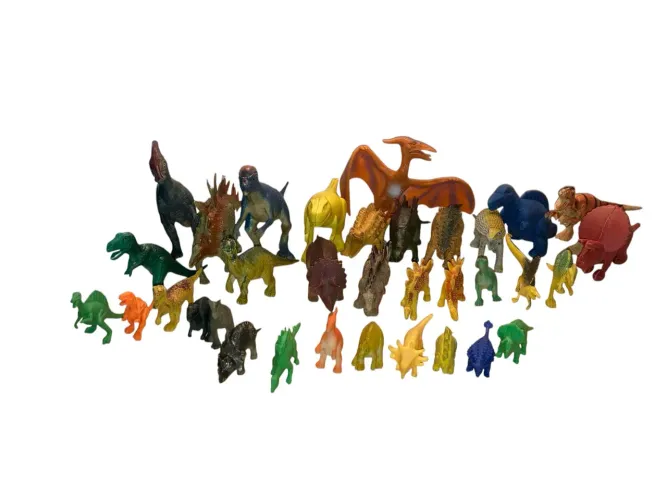 34 dinossauros ? de tamanhos variados e sortidos !