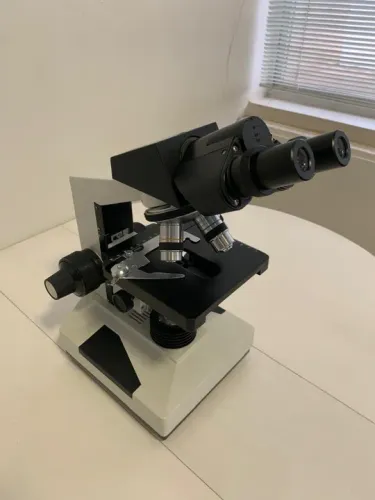 MICROSCÓPIO BINOCULAR QUIMIS SEMI-NOVO REVISADO. OPORTUNIDADE