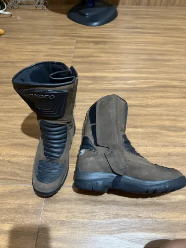 Bota Mondeal - moto - IMPERMEÁVEL - salto interno