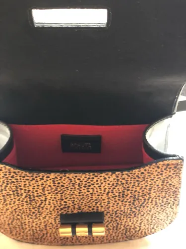 Bolsa Schutz animal print couro nova