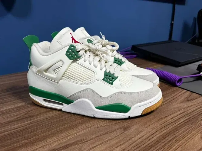 Nike SB x Air Jordan 4 Pine Green
