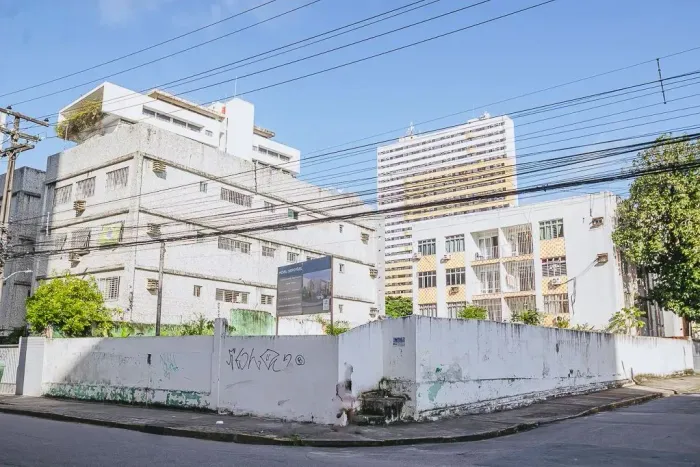 Terreno à Venda na Barão de Souza Leão - 530m² em Boa Viagem.