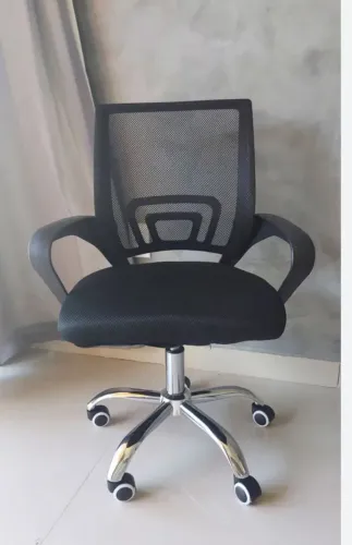 CADEIRA GIRATÓRIA*<br>               *MESH PRETA*