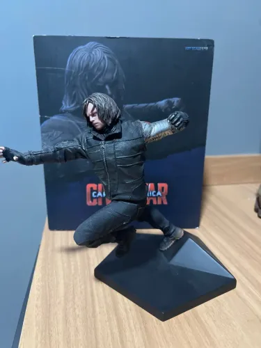 Bucky Soldado Invernal 1/10 Iron studios