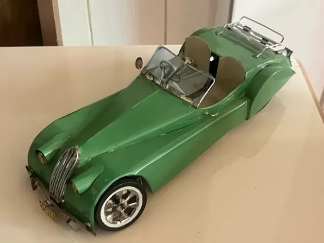Miniatura carro Lata Retrô Vintage Antigo medindo 35 cm