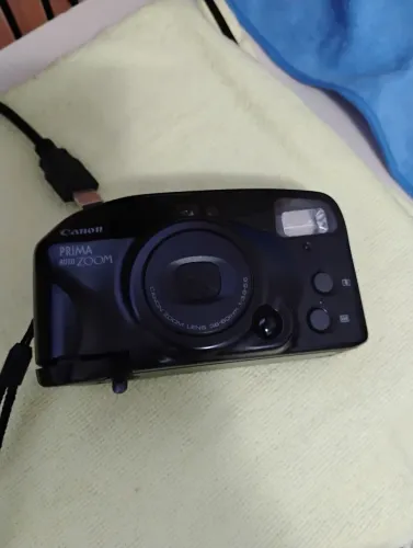 Câmera Canon prima auto zoon