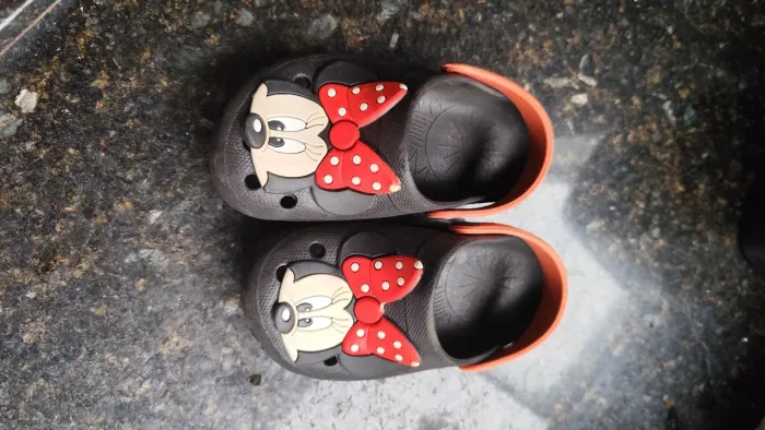 Crocs charmoso Minie 27
