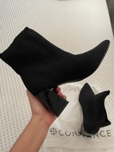 Vendo bota Constance, cor preto, tamanho 37.