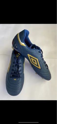 Chuteira Campo Umbro - Nova - 38
