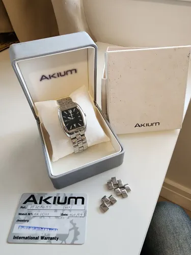 Lindo Relógio Akium AK1077 Swiss Made - Ref. 2480 - Original, Caixa e Certificado