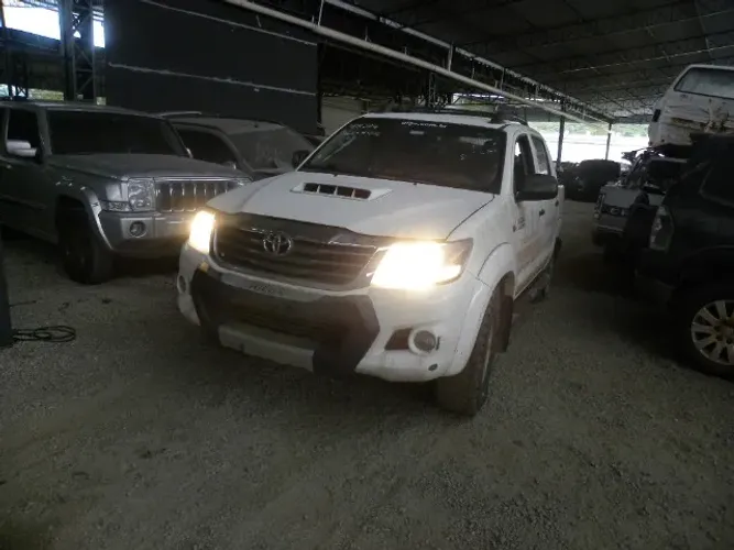 Toyota Hilux CD 4x4 Manual Veiculo Destinado A Retirada De Peças