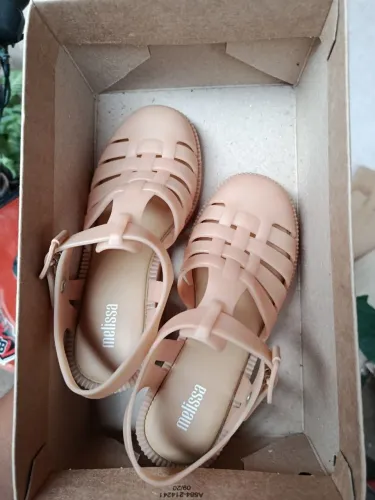 Vende-se uma melissa original em bom estado  poucasv