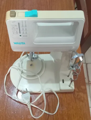 Batedeira antiga Walita para decoração- LER ANÚNCIO 