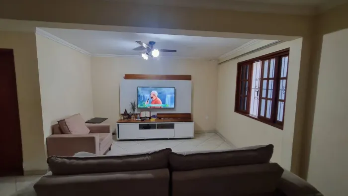 Vendo linda casa colonial 