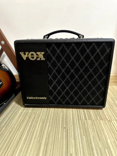 Amplificador Vox Valvetronix