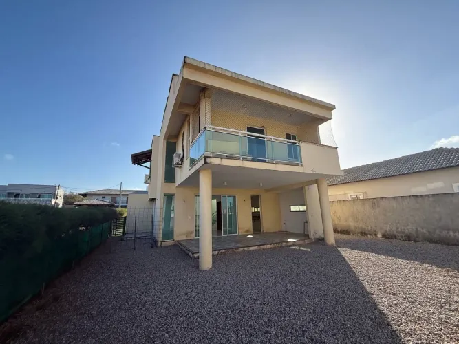 Casa dúplex disponível para venda na praia do cumbuco-caucaia 