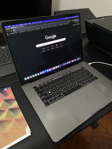MacBook Pro A1990 15? I7 16GB Placa de vídeo dedicada