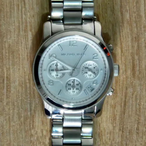Relógio Michael Kors MK5076 Runway Feminino Prata Cronógrafo 38mm