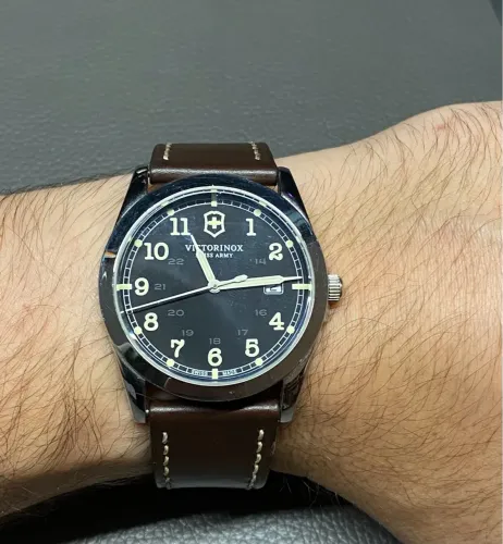 Relógio victorinox swiss army 39mm quartz pulseira couro original