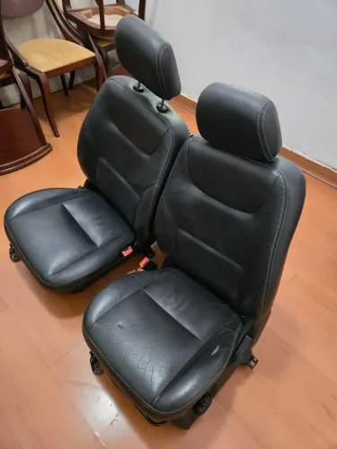 Bancos de couro Pajero TR4