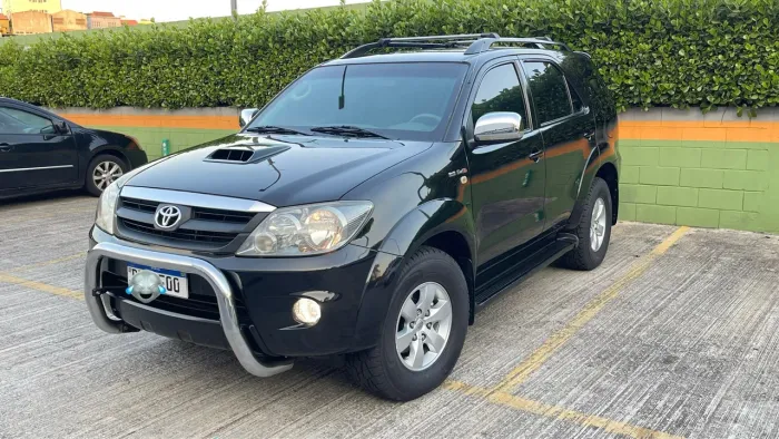 Hilux SW4 turbo diesel 4+4 segundo dono! 