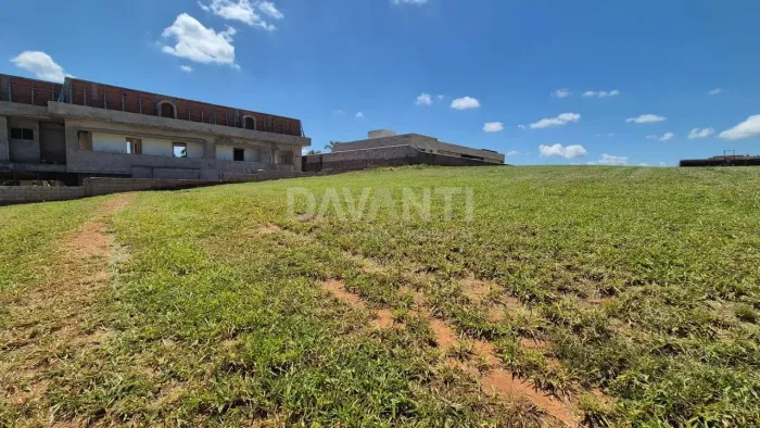Terreno à venda no Condomínio Entre Verdes em Campinas na Davanti Imóveis.