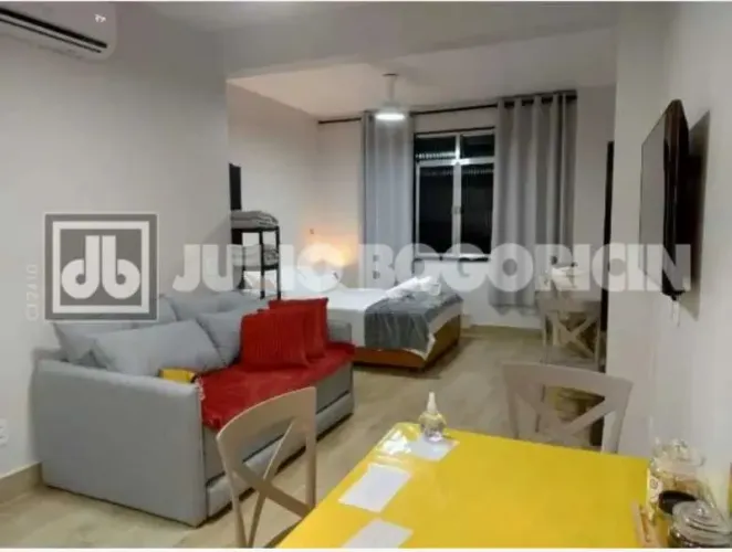 Apartamento : / Reformado e MobilIado / Copacabana / Posto 6