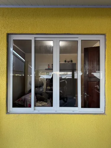 Janela em esquadria de alumínio feita sob medida para sua residência.