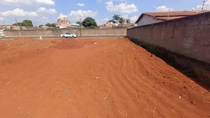 Terreno Santa Mônica (Pq. Sabiá)
