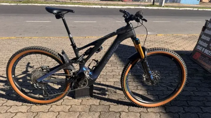 Bicicleta E-bike Specialized S-Works turbo levo G3 semi nova 