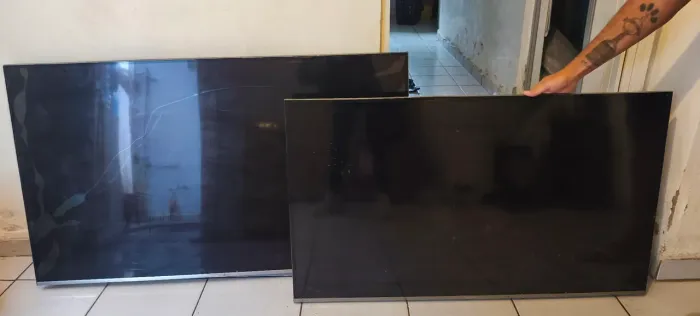 Televisão 55 LG e 49 Samsung (retirada de peças)