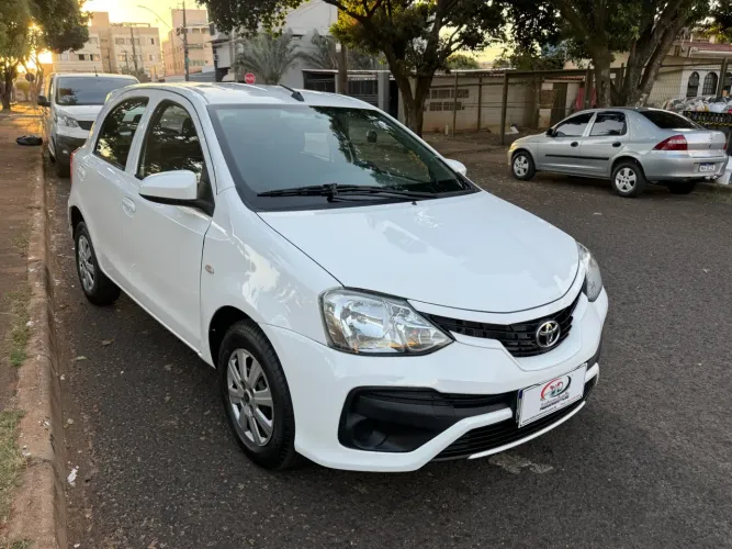 Toyota Etios X 1.3 Flex 16V 5P Mec. 2018