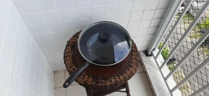 Frigideira Wok Grande com Tampa | R$ 30 no Pix