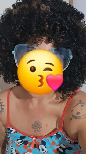 Wig ( Peruca) Cacheada, de fibra orgânica.