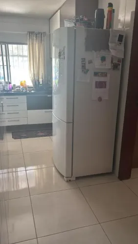 Vendo esta geladeira brastemp seminova 