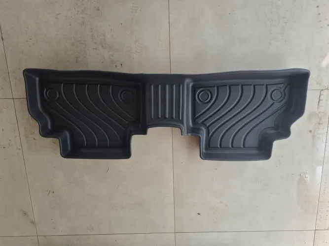 Tapetes com bordas elevadas para Chevrolet Nova Montana