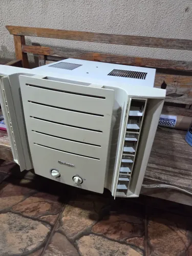 At condicionado 110v 7500btus Classificação A gelando perfeitamente