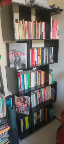 Estante de livros de 1.80x0,79