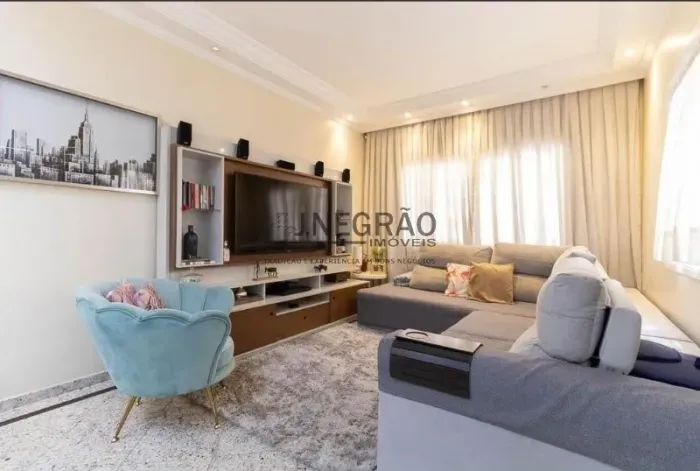 Casa de Luxo à Venda em São Paulo-SP, 4 Quartos, 2 Suítes, 2 Salas, 4 Banheiros, 4 Vagas -