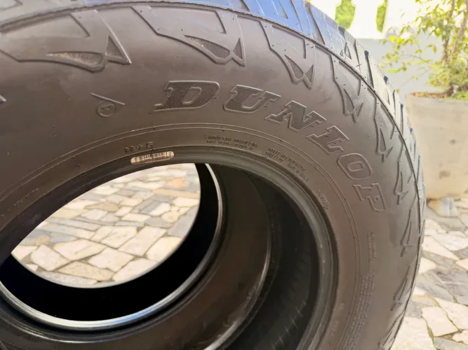 Vendo 02 Pneus DUNLOP 265/70/R16