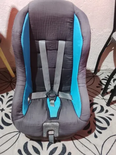 Bebê conforto e cadeirinha<br>Com cintos e tecidos em bom estado, bem conservados.