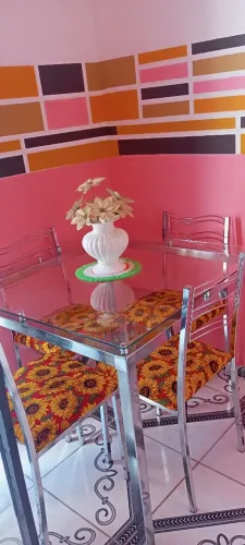 Mesa de jantar inox de vidro.