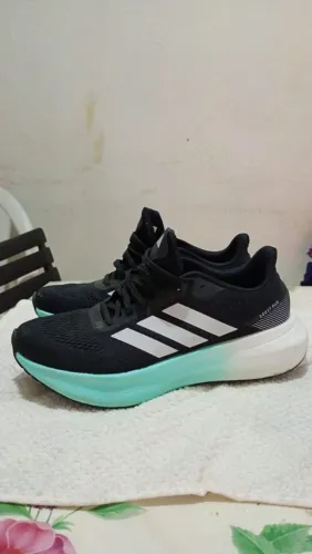 VENDE-SE TÊNIS DA ADIDAS
