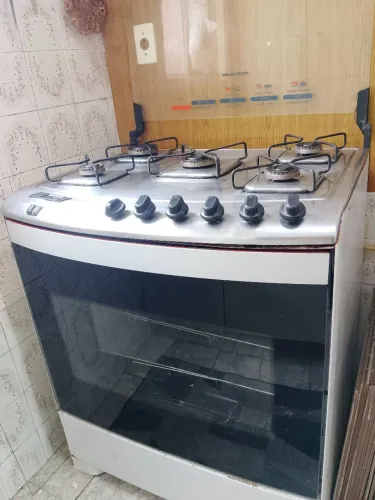 Fogão 5 bocas elétrico e forno grande funcionando perfeitamente BRASTEMP